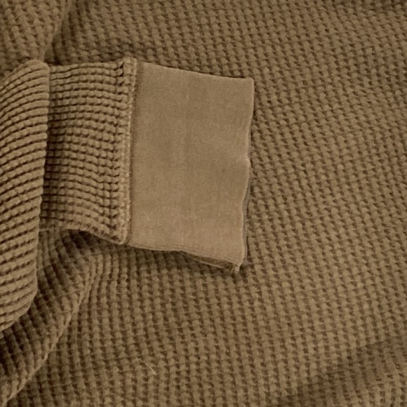 Gap Crewneck Waffle Knit Thermal Athletic Fit Shirt, Size L - Picture 3 of 7